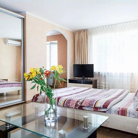 Apartment In Zaporozhye. Antica Zaporizhia Exteriér fotografie